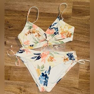 NEW CUPSHE Swimsuit Sz L. I took the padding out of the top but never wore it.